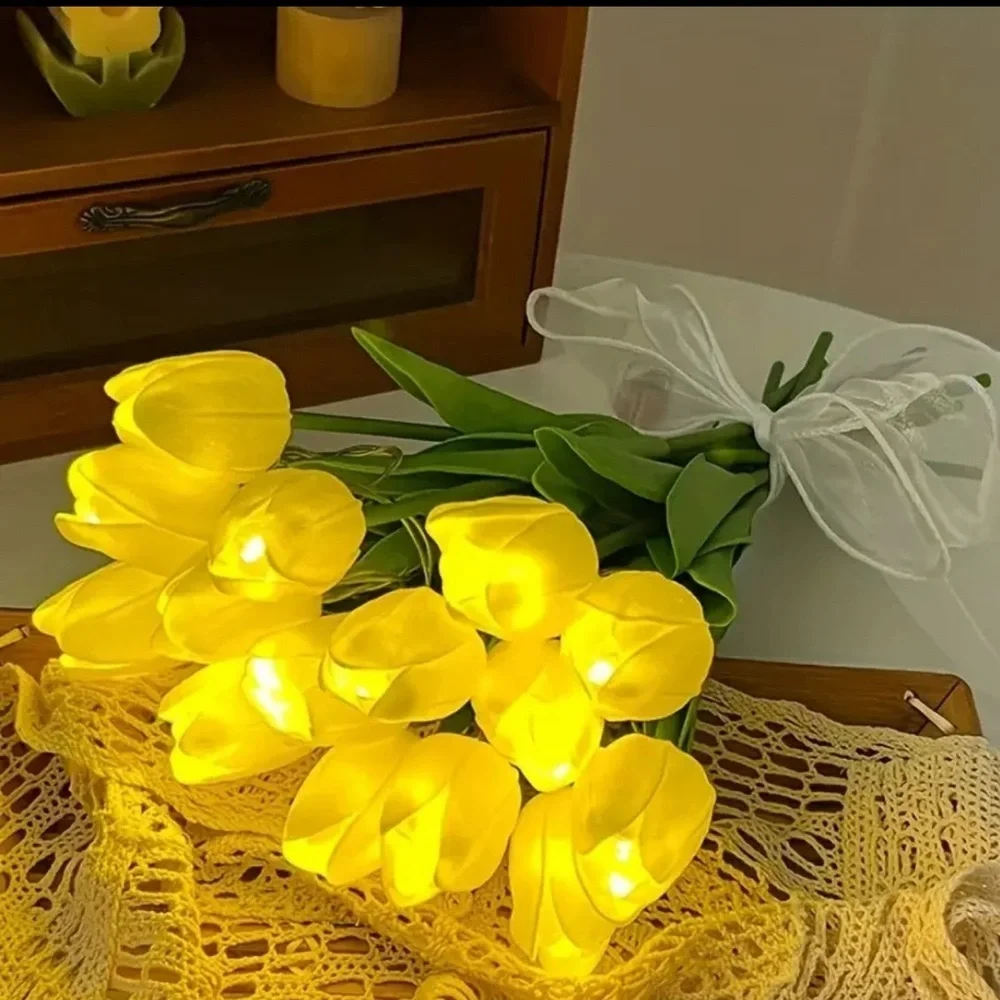 2x White Tulip Lamp, a Lasting Alternative to Expensive Bouquets!